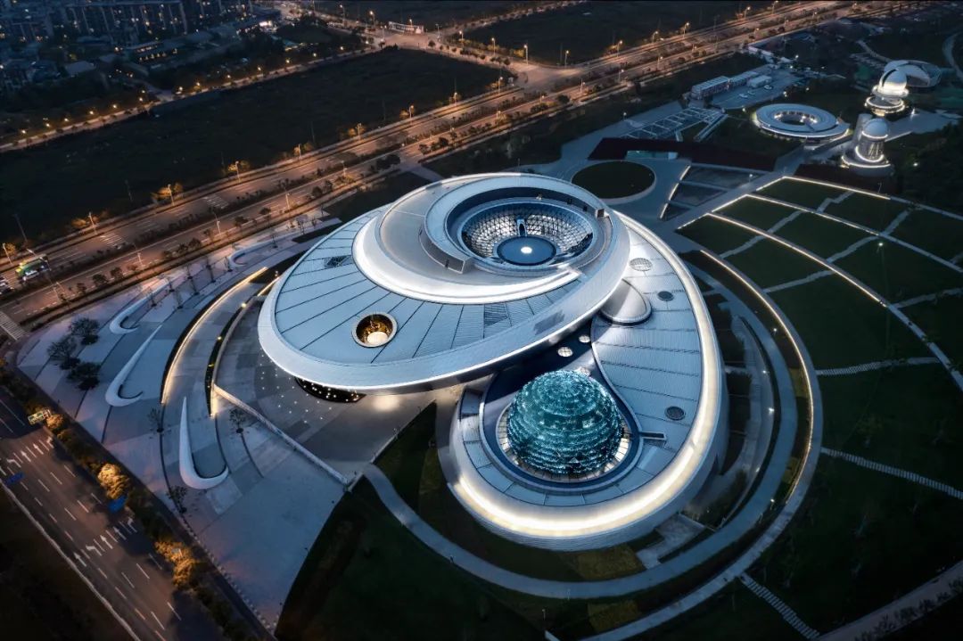 刷爆朋友圈！全球最大的天文館，上海又一地標建筑火了~
